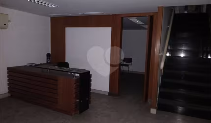 Prédio inteiro à venda em Venda Da Cruz - RJ