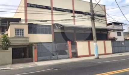 Prédio inteiro à venda em Venda Da Cruz - RJ