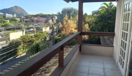 Condomínio com 4 quartos à venda em Sapê - RJ