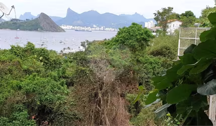 Terreno à venda em São Francisco - RJ