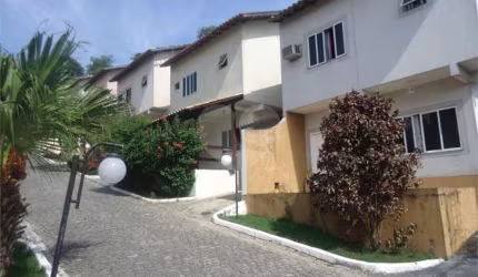 Casa de vila com 3 quartos à venda em Badu - RJ