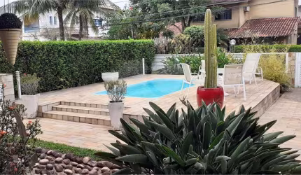 Condomínio com 4 quartos à venda em Badu - RJ
