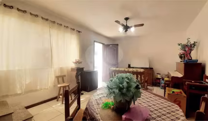 Condomínio com 3 quartos à venda em Sapê - RJ