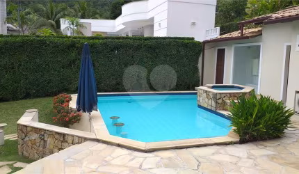 Condomínio com 3 quartos à venda em Engenho Do Mato - RJ