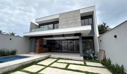 Casa com 3 quartos à venda em Camboinhas - RJ
