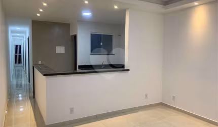 Casa de vila com 2 quartos à venda em Itapeba - RJ