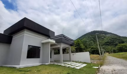 Casa com 3 quartos à venda em Ubatiba - RJ