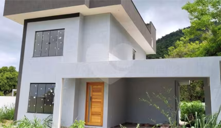 Casa com 3 quartos à venda em Ubatiba - RJ