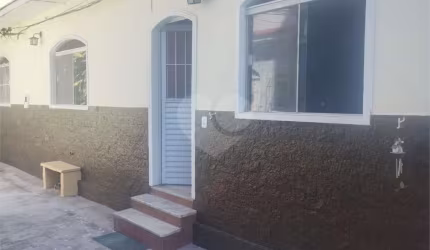 Casa de vila com 2 quartos à venda em Santa Rosa - RJ