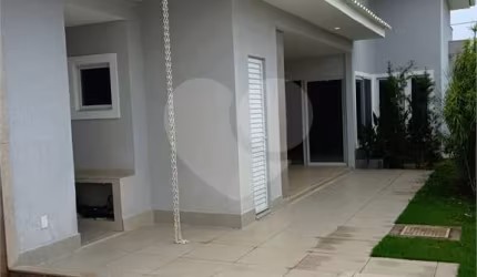 Condomínio com 3 quartos à venda em Itapeba - RJ