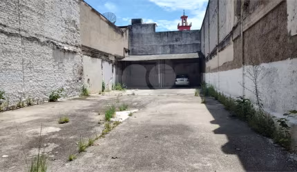 Terreno à venda em Centro - RJ