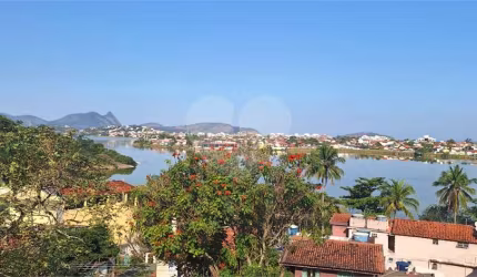 Casa com 6 quartos à venda em Jardim Imbuí - RJ