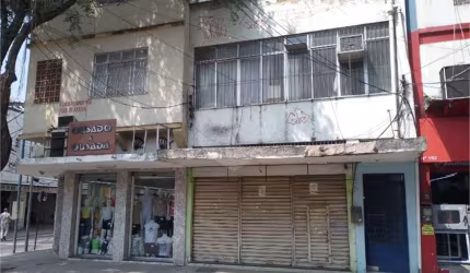 Prédio inteiro à venda em Centro - RJ