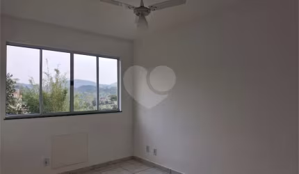 Apartamento com 2 quartos à venda em Sapê - RJ