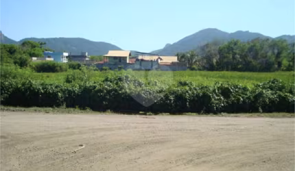 Terreno à venda em Vargem Grande - RJ