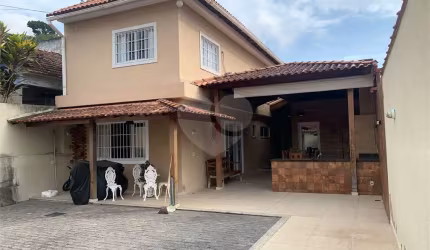 Casa com 2 quartos à venda em Barreto - RJ