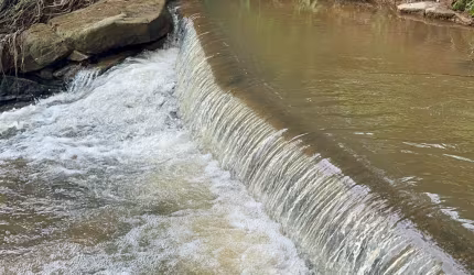 Sítio com Cachoeira Privada na cidade de Chácara, MG 5.1 hectares
