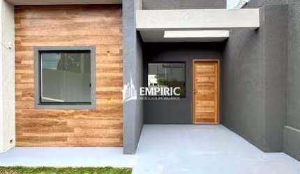 Casa em Uvaranas com grande espaço de terreno