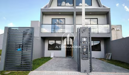 Sobrado no Umbará três quartos sendo uma suíte com closet ótimo padrão de acabamento