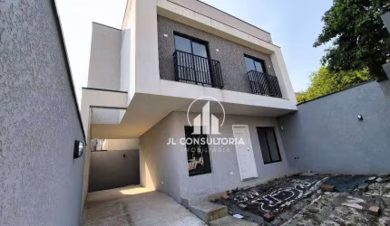 Sobrado no Uberaba frente rua com três quartos/suíte