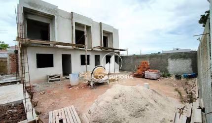 Sobrado em condomínio no Pinheirinho com dois quartos nessa fese de obra sinal de R$ 100 mil