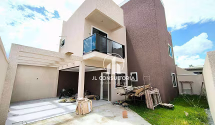 Sobrado no Xaxim com três quartos/suíte e terraço amplo espaço de terreno