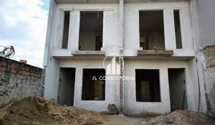 Sobrado com dois quartos no Vitória Régia - CIC