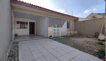 Casa ampla com três quartos espaço com churrasqueira no Umbará
