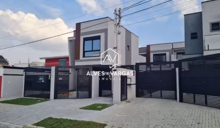 Casa com 3 quartos à venda na Elizabeth Jane Brown, 25, Uberaba, Curitiba por R$ 650.000