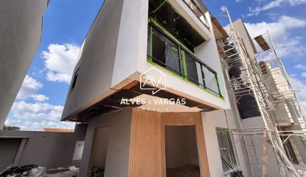 Casa em condomínio fechado com 3 quartos à venda na Travessa Ferreira, 52, Uberaba, Curitiba por R$ 790.000
