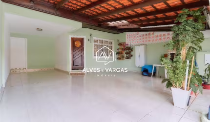 Casa com 3 quartos à venda na Rua Louis Esquier, 171, Uberaba, Curitiba por R$ 630.000
