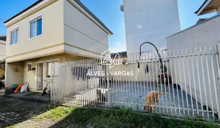 Casa com 3 quartos à venda na Rua Niterói, 1687, Cajuru, Curitiba por R$ 399.000