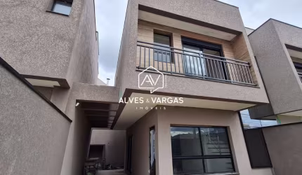 Casa com 3 quartos à venda na Rua Aleixo Bettega, 408, Novo Mundo, Curitiba por R$ 699.000