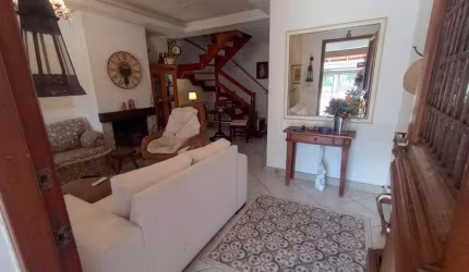 CASA 3D no bairro GUARUJA em Porto Alegre