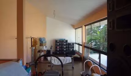 CASA 2D no bairro Medianeira em Porto Alegre
