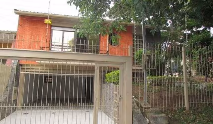 CASA 4D no bairro Santo Antônio em Porto Alegre