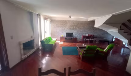 CASA 3D no bairro MENINO DEUS em Porto Alegre