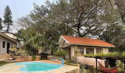 CASA 4D no bairro Espírito Santo em Porto Alegre