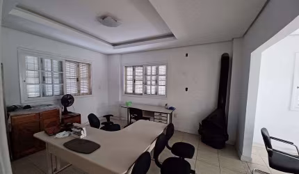 CASA 4D no bairro Santo Antônio em Porto Alegre