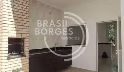Casa térrea no condomínio Villagio Ipanema I