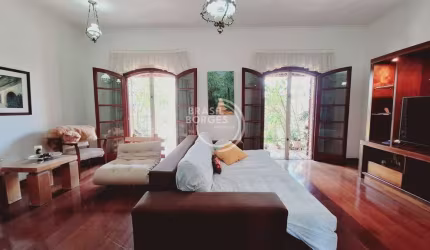 Oportunidade imperdível!! Casa térrea com 3 dorms. e edícula próxima à Prefeitura de Sorocaba