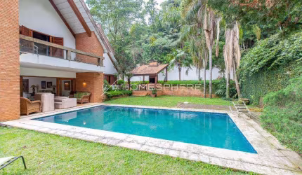 Retiro Morumbi Casa de Vila na Rua Jaime Costa, 300. Casa à venda rua fechada, projeto Marcos Tomanik, 800m², 4 quartos, 4 suítes, piscina, área gourmet e segurança 24 horas
