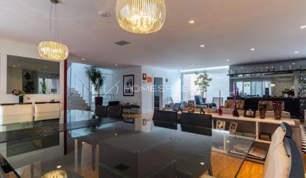 Casa de Condomínio na Rua Laplace, 802, Brooklin. 450 m², fino acabamento, piscina, área gourmet, 4 suítes e 6 vagas. Boulevard Laplace