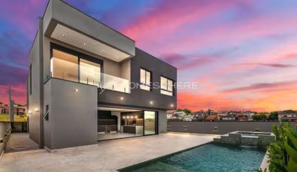 Condomínio São Paulo II Rua Waldyr Francisco Luciano, Granja Viana, Cotia - SP. Casa de condomínio à venda, nova, 486 m², 4 suítes, lazer e 5 vagas