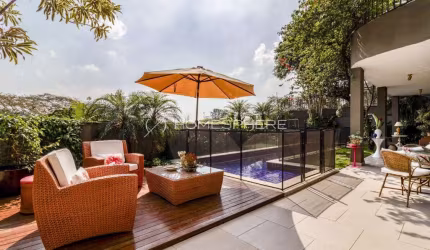 Rua Magalhães de Araújo, Jardim Guedala, São Paulo - SP. Casa à venda Jardim Guedala com 4 quartos, sendo 4 suítes, reformada, projeto Lindenberg, piscina e 4 vagas