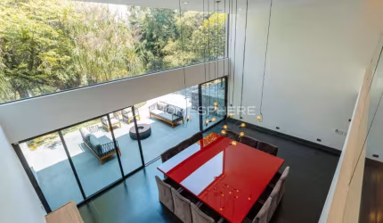 Casa à venda no Alto de Pinheiros - Rua Ourânia. São 4 suítes, piscina, área gourmet, cinema 12 lugares e 5 vagas. São 716 m², projeto de Ana Maria Vieira Santos, paisagismo de Gilberto Elkis e sistem