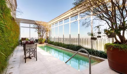 Ed. Metropolitan Rua Curitiba, 339. Cobertura de luxo à venda com vista para o Parque do Ibirapuera, 980 m², 3 suítes, piscina, área gourmet e 8 vagas