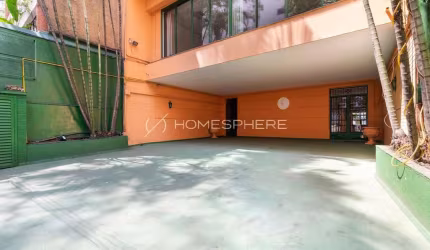 Casa comercial à venda no Jardim Paulista. Casa comercial na Alameda Sarutaiá, 591 m², dividido em três pavimentos.
