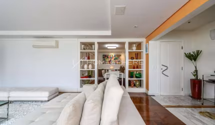 Apartamento com 177 m², 3 quartos sendo 1 suíte à venda no bairro Itaim Bibi.