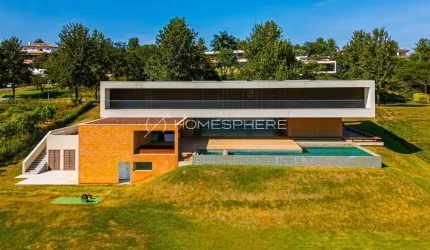 Casas à venda na Quinta da Baroneza, Bragança Paulista - SP. Residência Quinta da Baroneza II by Arquitetura Gui Mattos, 1486m², 6 suítes, lazer e vista para o pôr do sol